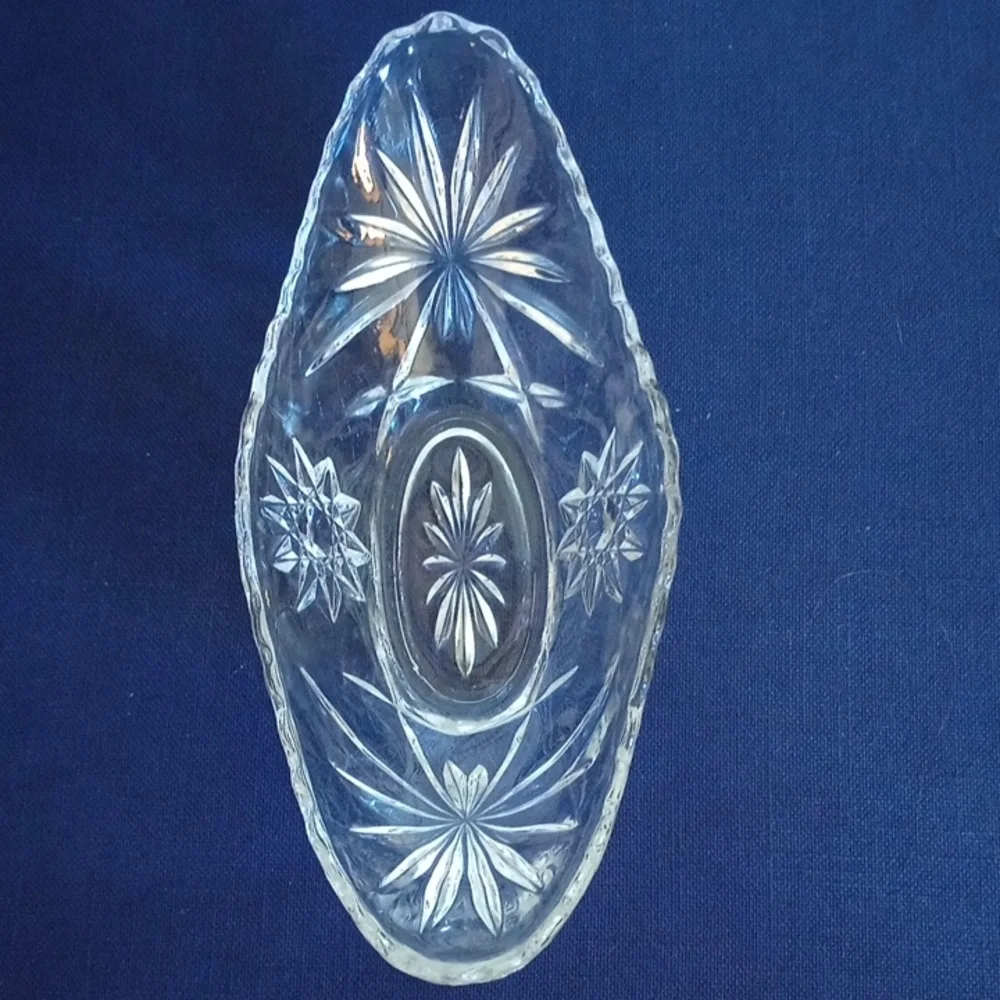 ANCHOR HOCKING EARLY AMERICAN GONDOLA DISH, MADE AT THAT TIME FOR ASPARAGUS